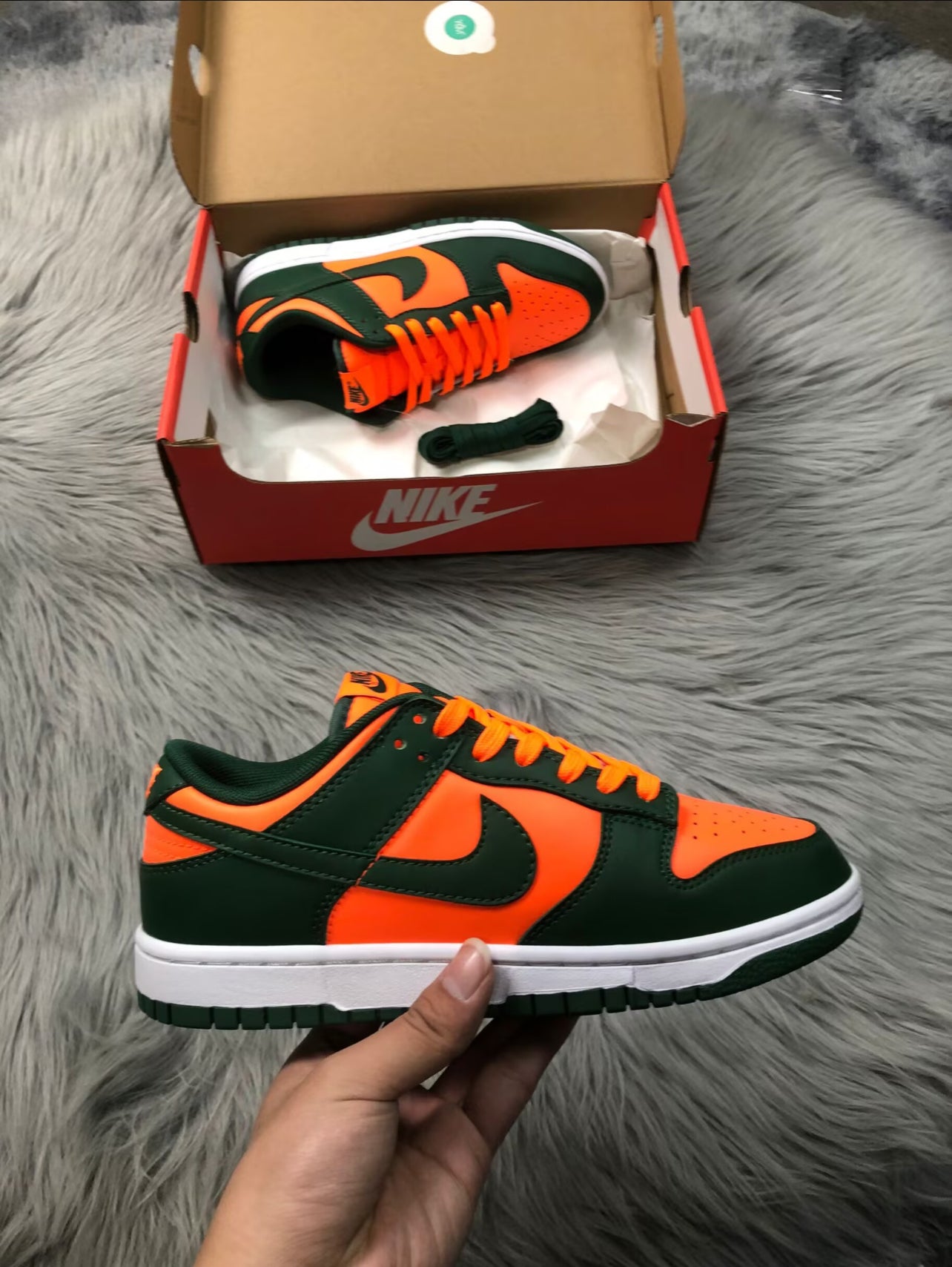 Nike Dunk Low ‘Miami Hurricanes’ – A Tribute to Power & Prestige